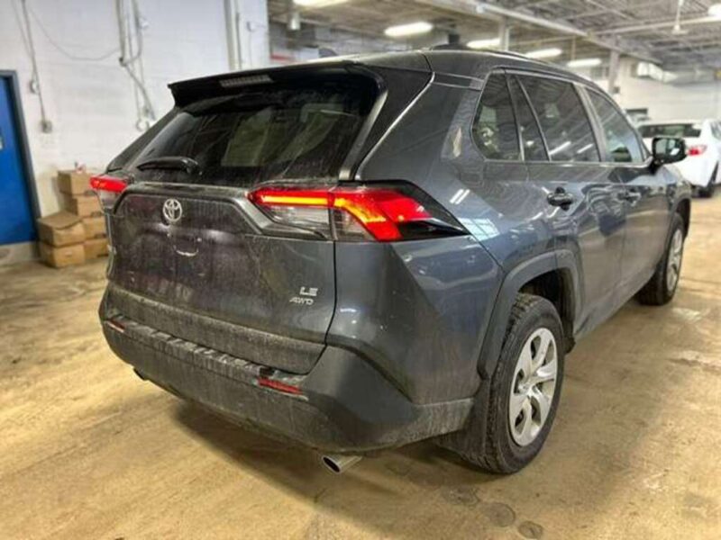 【九十脉推荐】一手车主、无事故、高性价比！2021 Toyota RAV4 LE四驱，售价：$30,995（低于市场平均交易价格：15%）