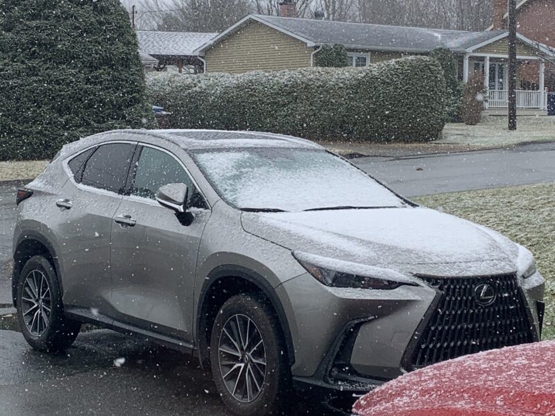 女士个人一手车待出 2023 Lexus 350h